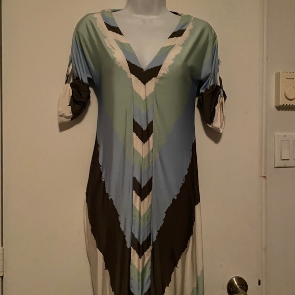 Dress BCBG - Picture 3 of 4